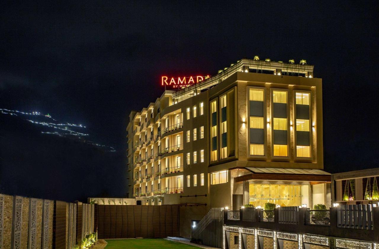 Ramada By Wyndham Katra Station Road Hotel Bagian luar foto